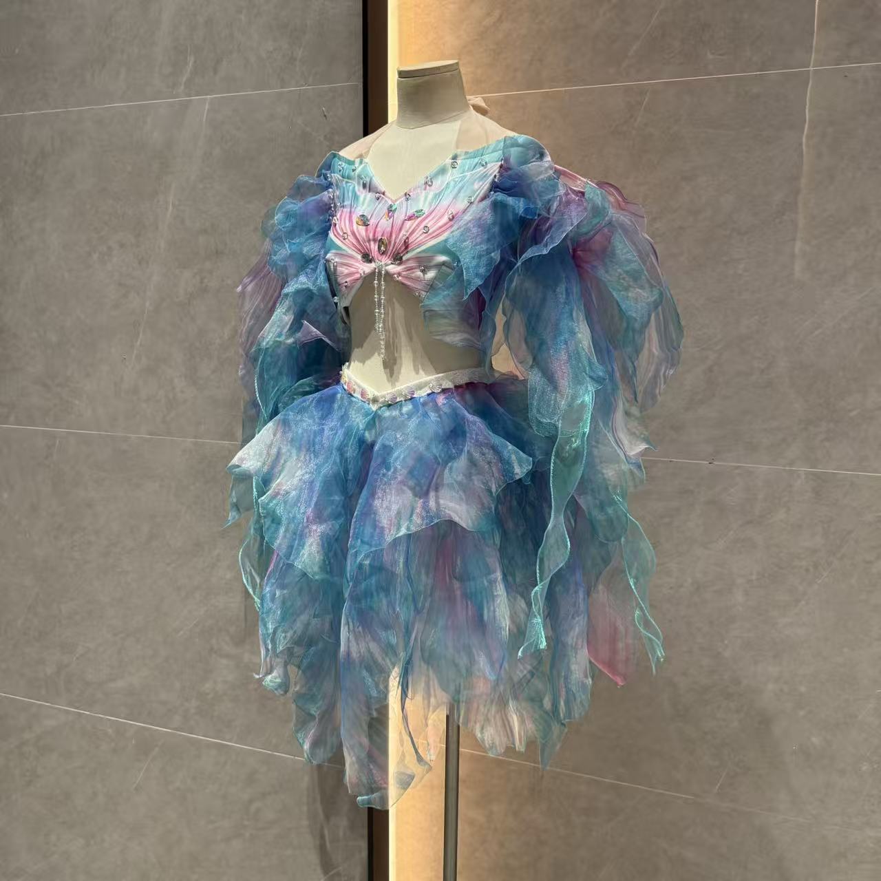 Mermaid Water Dance Skirt Prin - Aquarium & Marine Museum Universiti Malaysia Sabah Kota Kinabalu Sabah 评论和价格